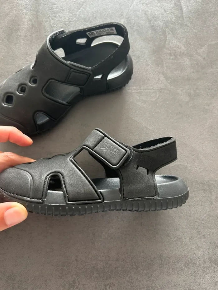 Chaussure Reebok taille 26.5 - photo numéro 2