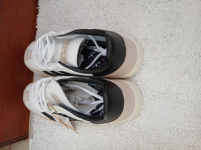 Paire de baskets Adidas spézial beiges/blanc T41 neuves - photo numéro 4