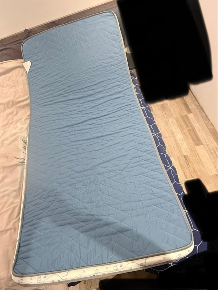 Sur matelas 90x200cm