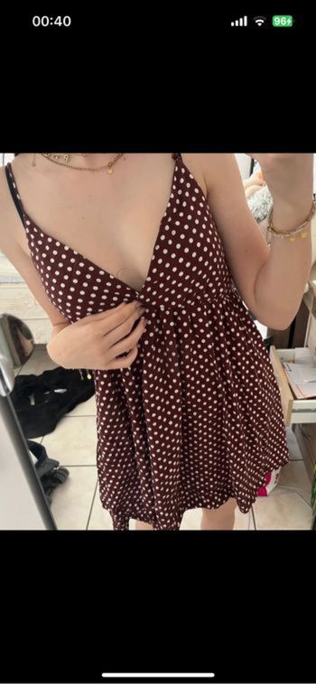 Robe marron à pois