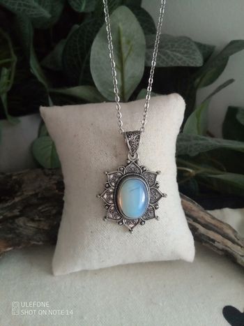 Collier pendentif argenté opaline