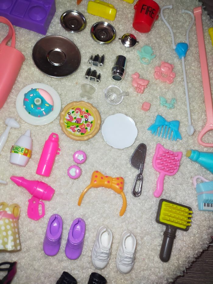 Lot divers accessoires pour poupée barbie Bratz - photo numéro 8