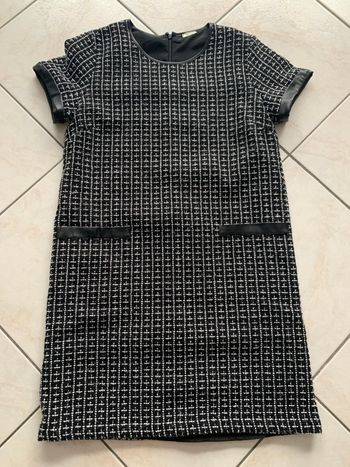 Robe noir motif blanc