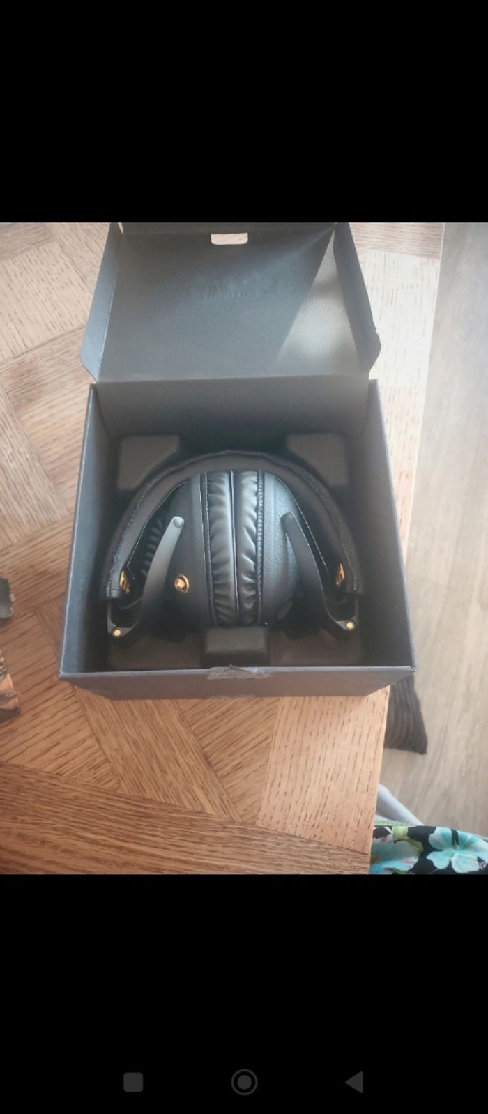 Très beau monitor marshall neuf sous emballage à 70€ avec le code
BRONZETTE30
Le monitor passe à 55€ - photo numéro 3