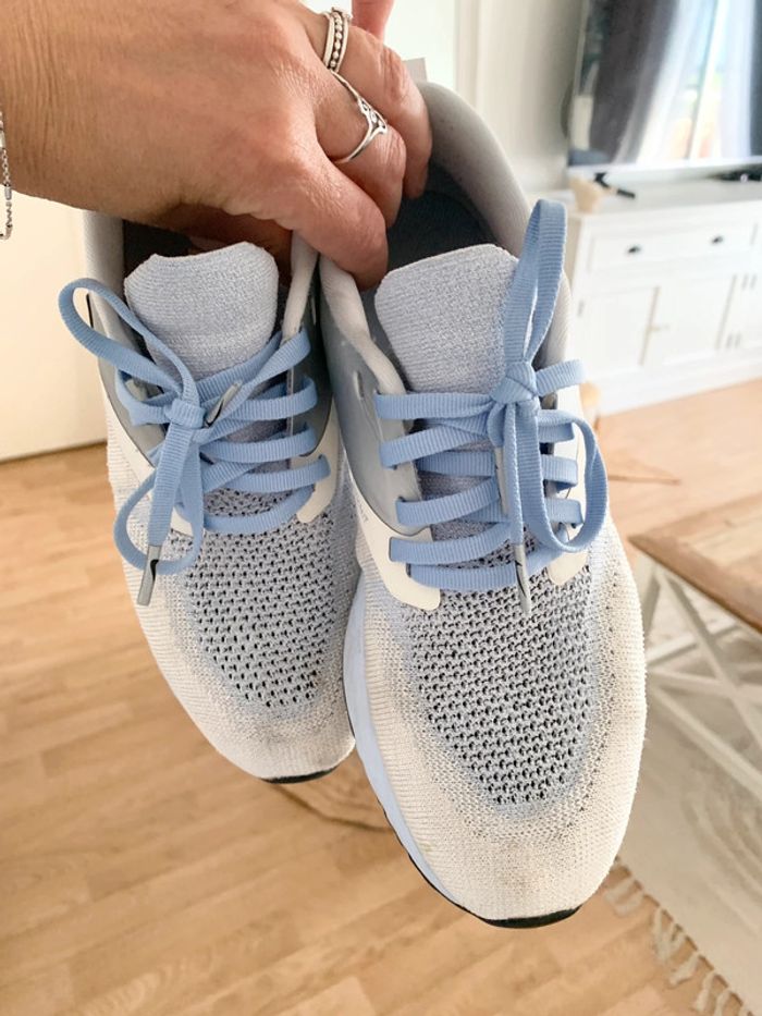 Baskets de Running Nike Odyssey React en pointure 38,5 - photo numéro 6