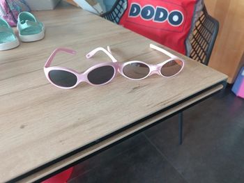 2 paires de lunettes