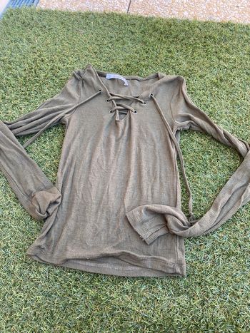 Top kaki pull and beau taille xs