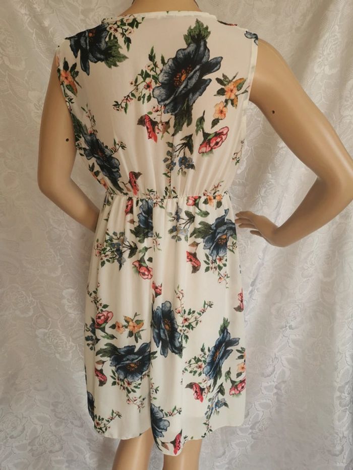 🌺 Robe écrue. Imprimé floral bleu et rose. Taille 38 - photo numéro 4