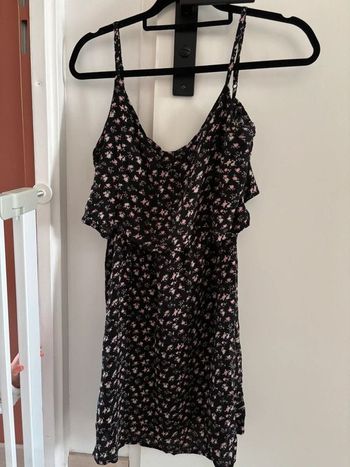Robe noire fleurie Pimkie t.S tbe