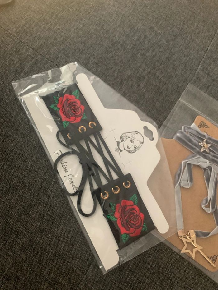 Lot de 2 collier chocker neuf sous blister - photo numéro 2
