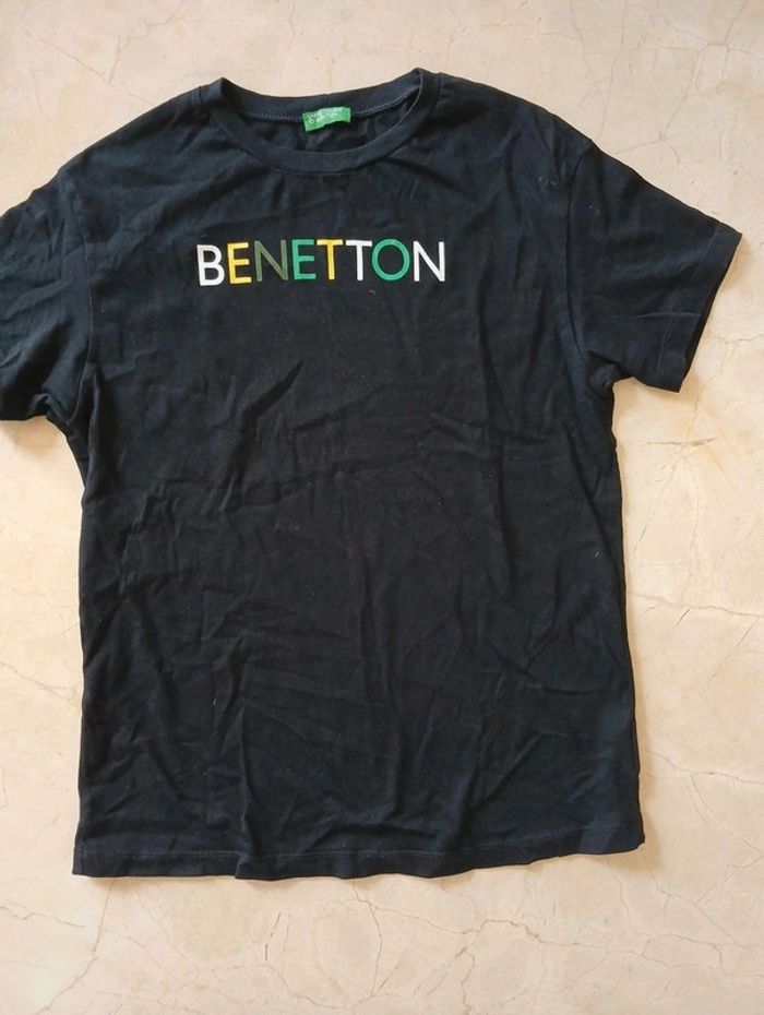 T-shirt Benetton taille 11-12 ans 💖