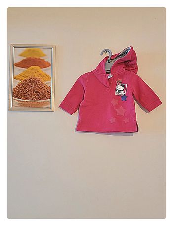 Pull hello kitty à capuche Taille 3 mois
