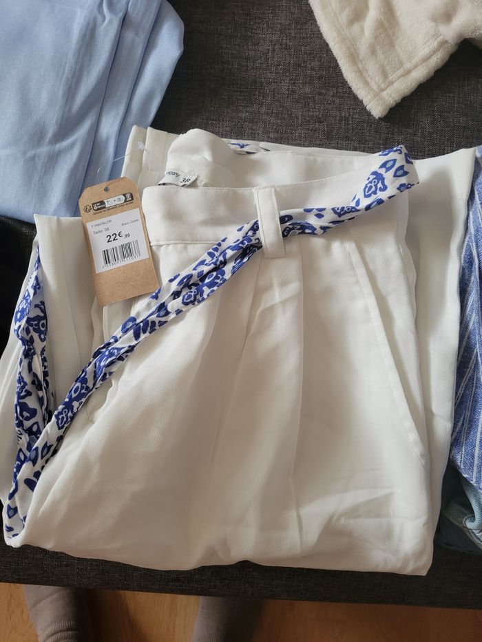 Pantallon neuf - photo numéro 2