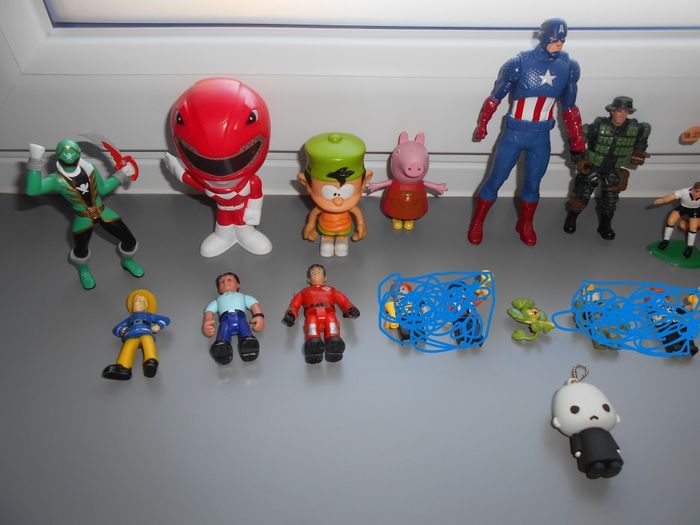 Lot de figurines - photo numéro 2