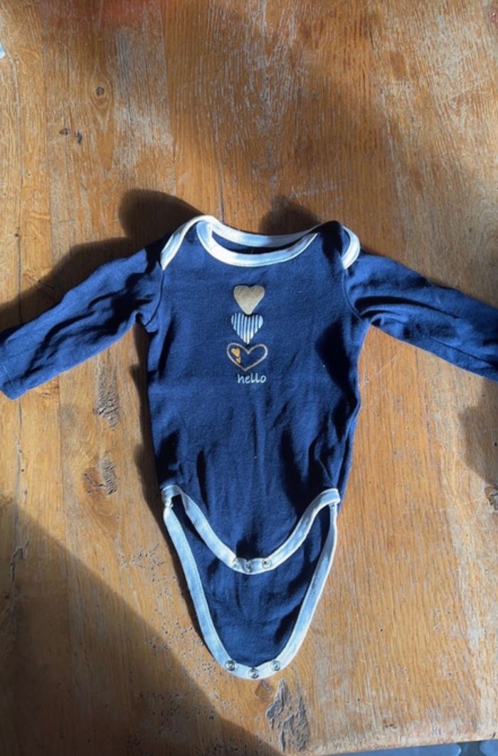 3 bodies - photo numéro 4