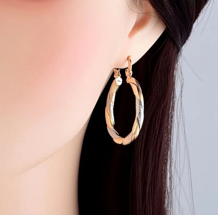 Boucles d'oreilles créoles tricolores en acier inoxydable - photo numéro 4