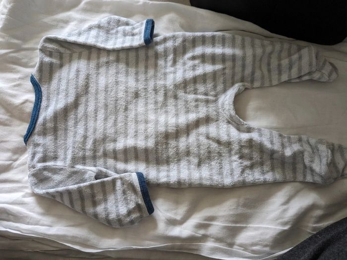 Lot pyjamas pilou 1 mois - photo numéro 8