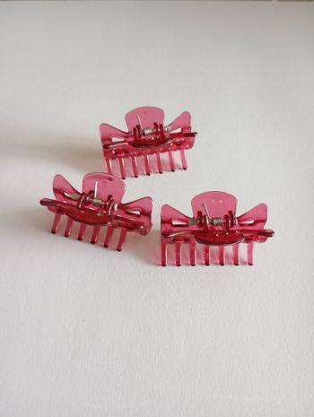 Petites pinces roses-rouges