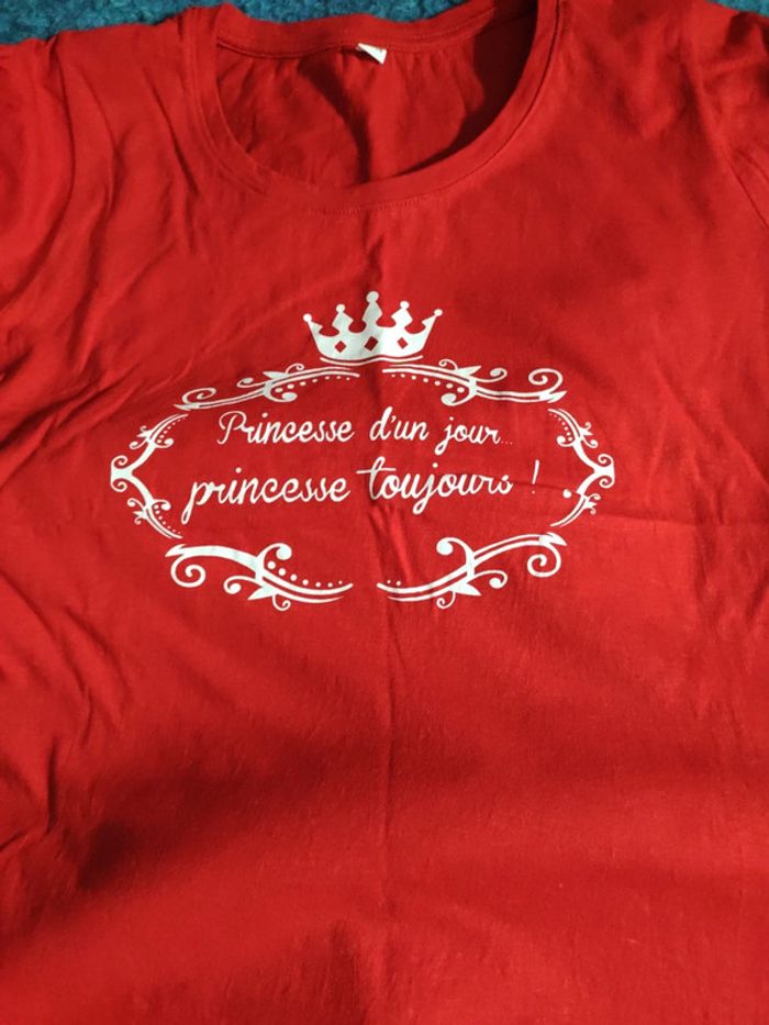 Tee-shirt rouge 42/44 - photo numéro 3