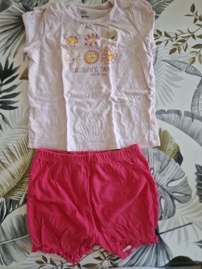Ensemble et/ou pyjama short tee-shirt 3ans