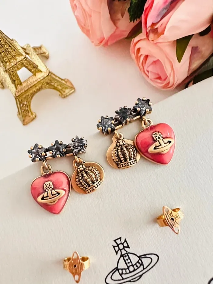 Boucles d’oreilles Vivienne Westwood cœurs rouges & couronnes dorées – Étoiles bleu ciel - photo numéro 3
