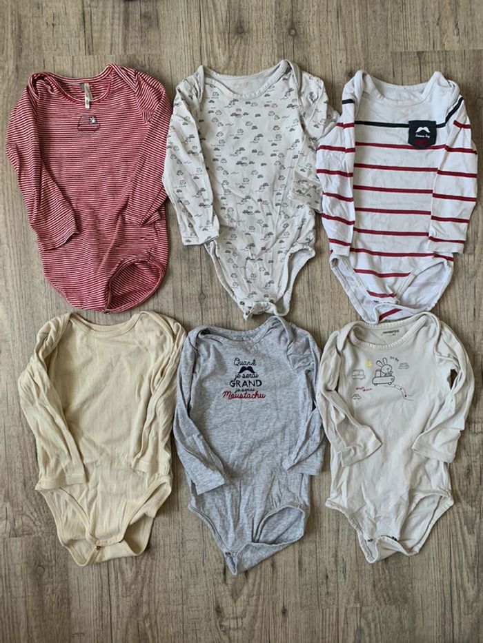 Lot 6 bodys 18 mois