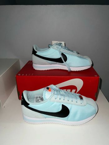 Basket Nike taille 35.5 unisex