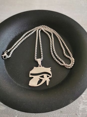 Collier et pendentif égyptien œil horus