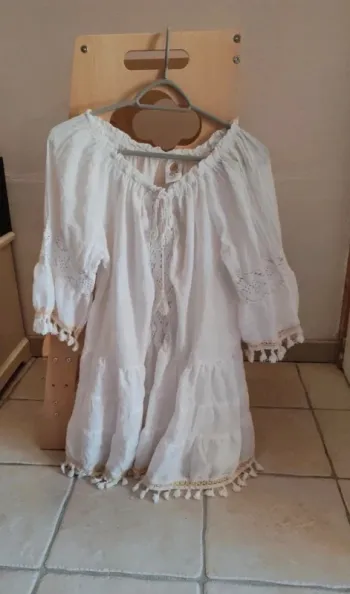 Tunique blanche à épaules dénudées – Style bohème chic – Article neuf