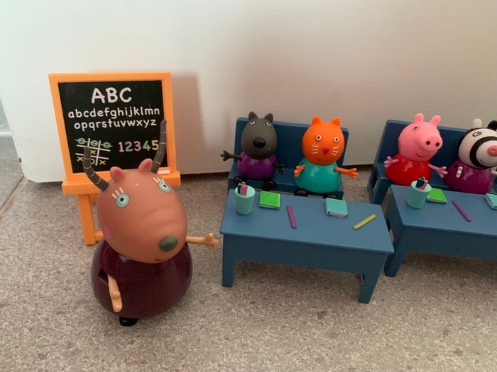 Salle de classe Peppa pig - photo numéro 3