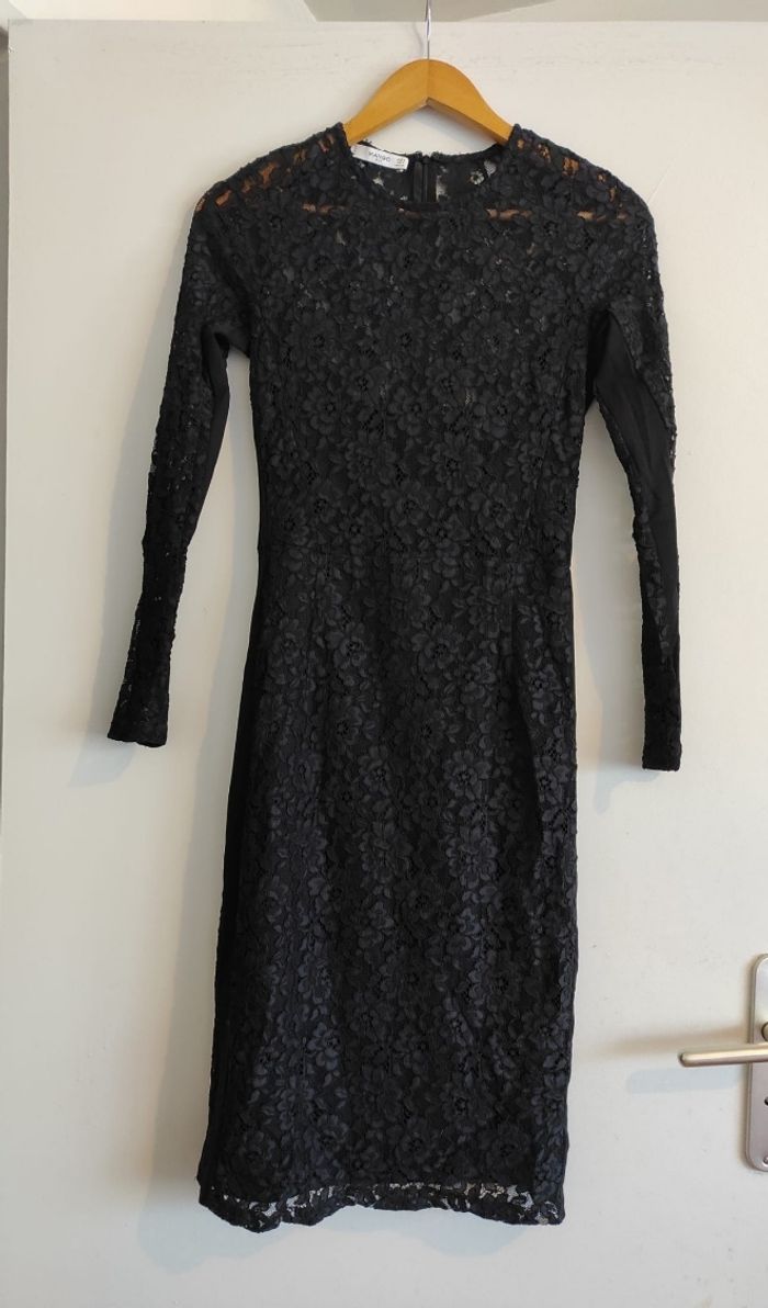 Robe noire mango