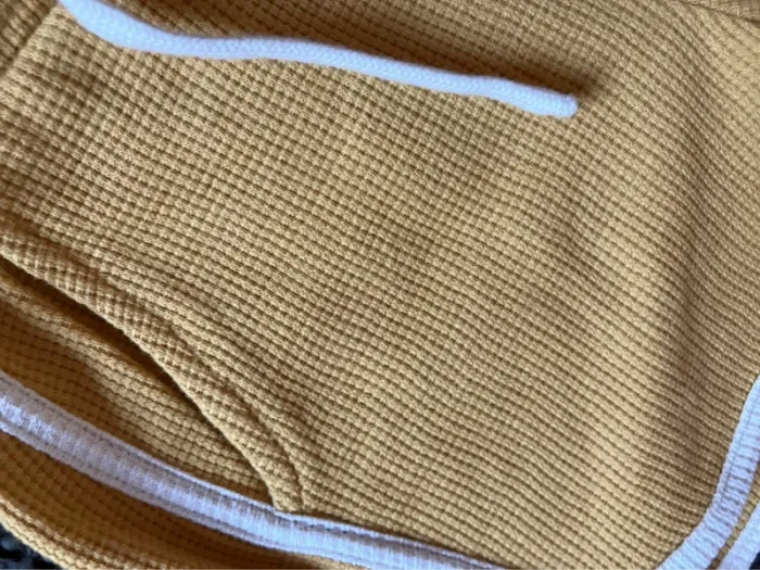 Short jaune moutarde - photo numéro 2