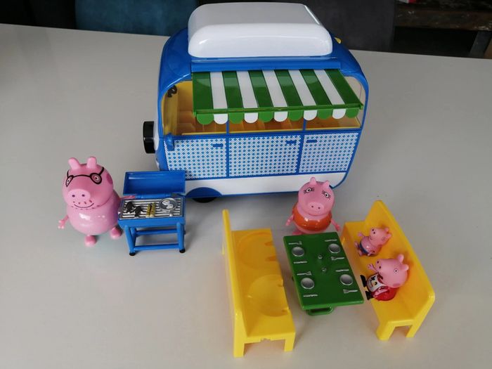 Camping Car Peppa Pig excellent état - photo numéro 3