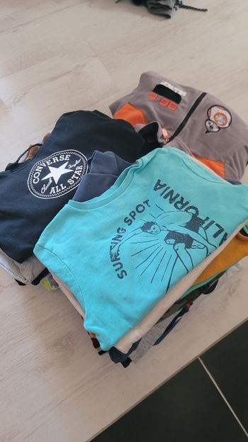 Lot pull et gilet 8 ans