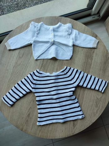 Taille 1 mois : gilet et pull
