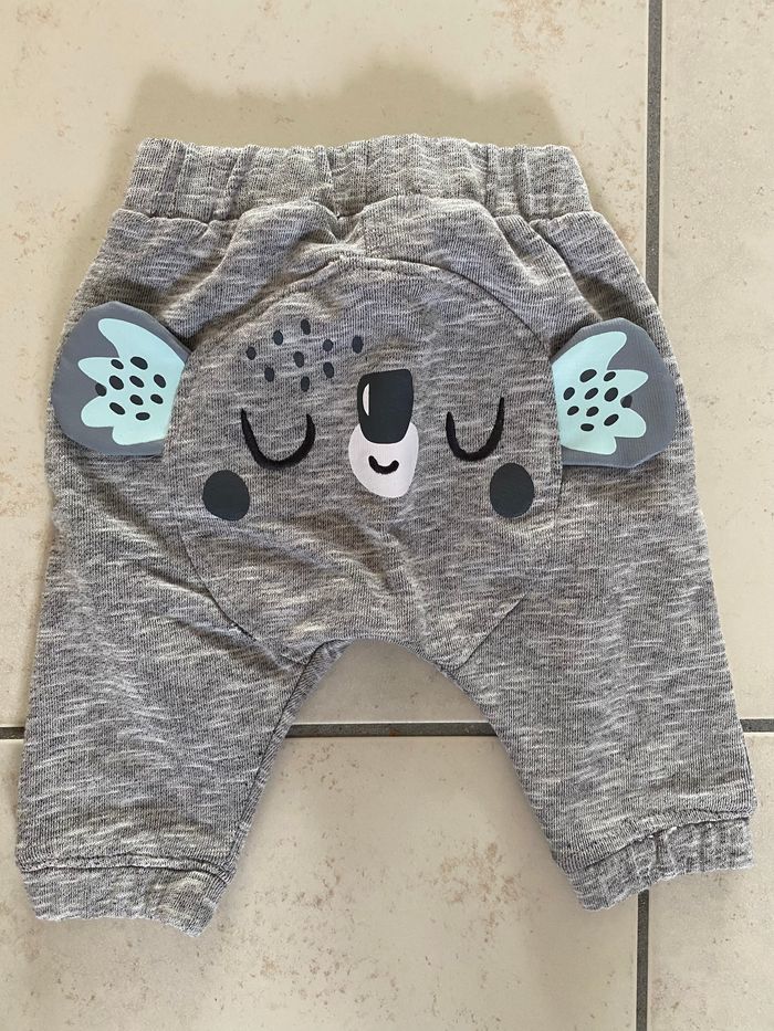 Pantalons en 3 mois - photo numéro 6