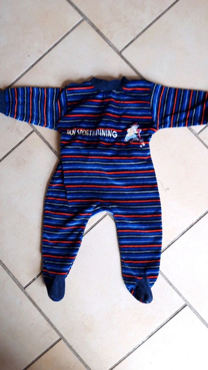 Pyjama 9 mois - photo numéro 2