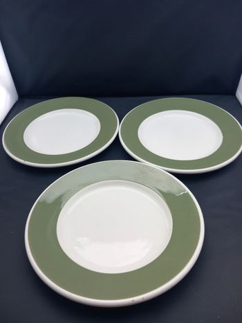 3 assiettes à dessert beige et vert
