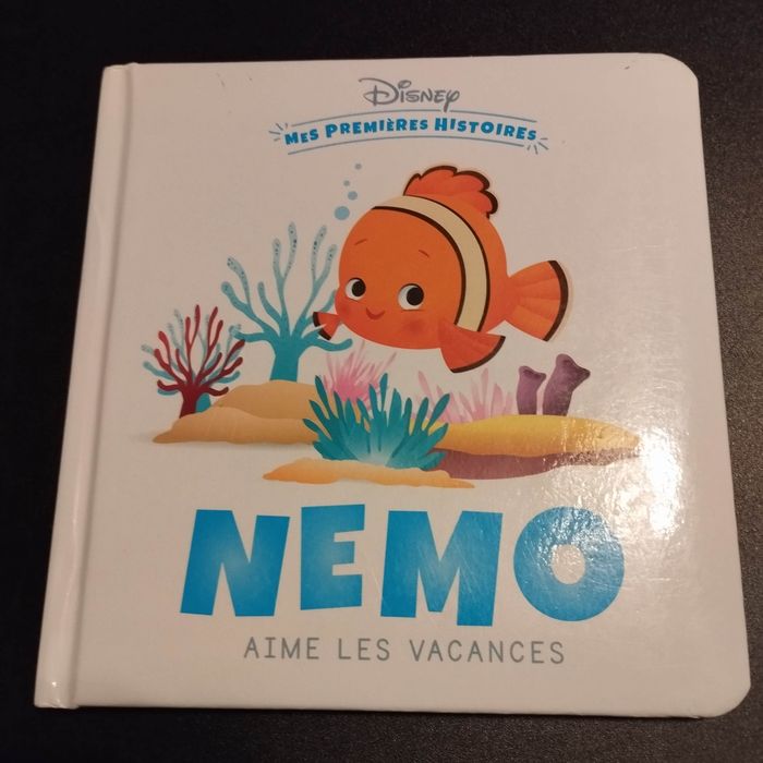 Livre enfant Disney mes premières histoires Némo aime les vacances