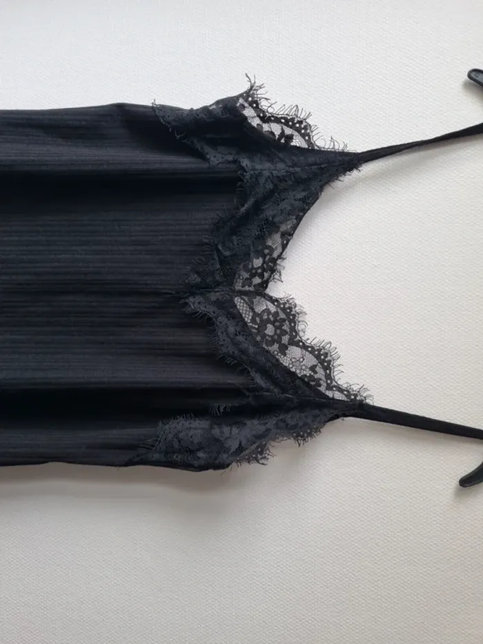 debardeur zara noir en dentelle - photo numéro 4