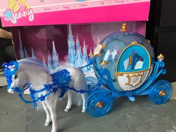 Carrosse avec cheval pour poupée mannequin Jenny