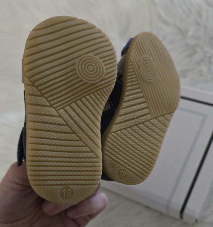 NEUVES !!! 🏷💙superbes sandales cuir bébé pointure 18 garçon 🔥🔥(prix ferme)💙 - photo numéro 9
