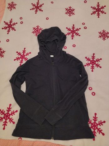 Veste noire à capuche