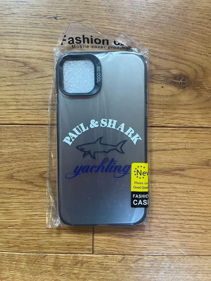 coque paul & shark iphone 11
