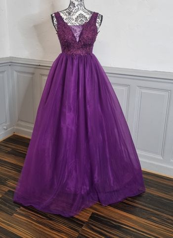 robe cérémonie longue buste dentelle et bas en tulle violet taille 38