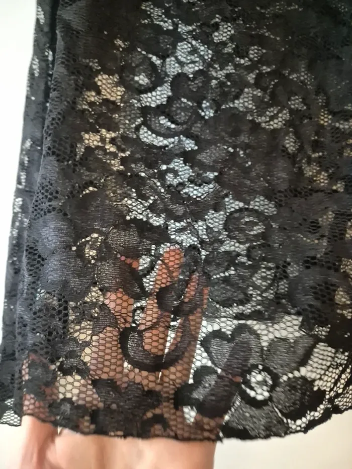 Blouse noire transparente à dentelle avec col - photo numéro 2