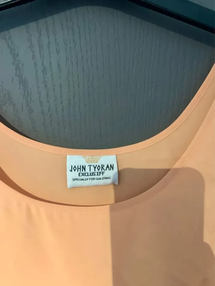 Débardeur John Tyoran - Taille 46 - photo numéro 2