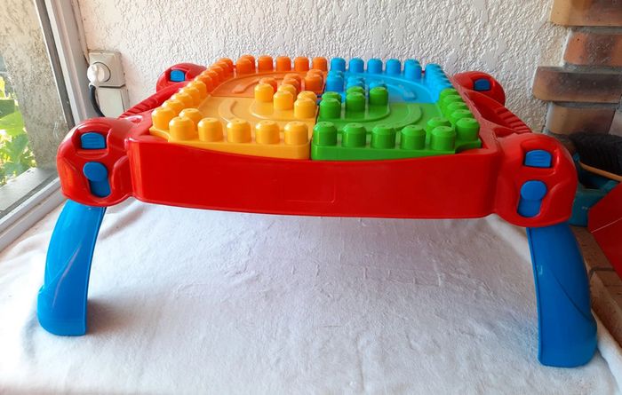 Table de jeu et de rangement de Mega blocks - photo numéro 2