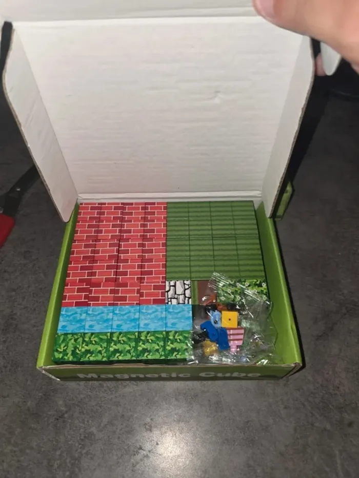 [NEUF] Lot de 200 cubes magnétiques type minecraft - photo numéro 2