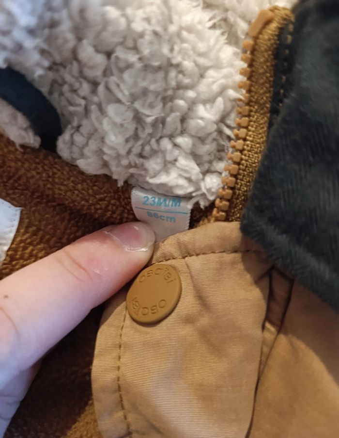 Manteau épais avec capuche Camel
Taille 23 mois - photo numéro 3